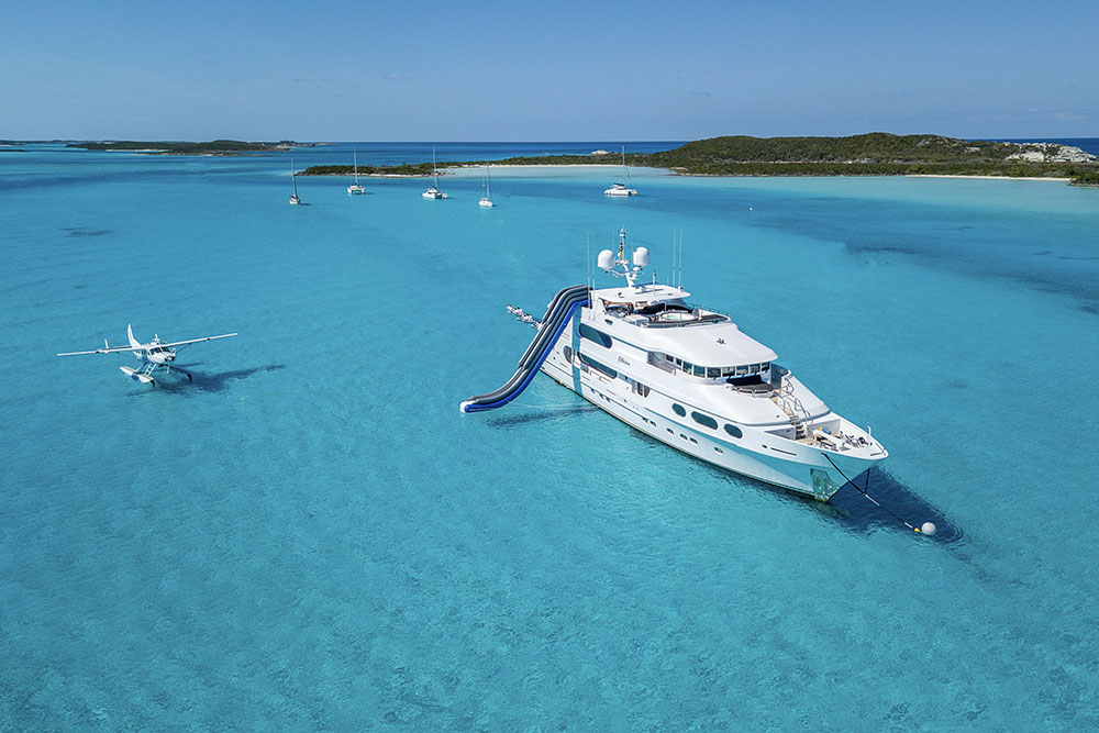 what a sailing boat looks like